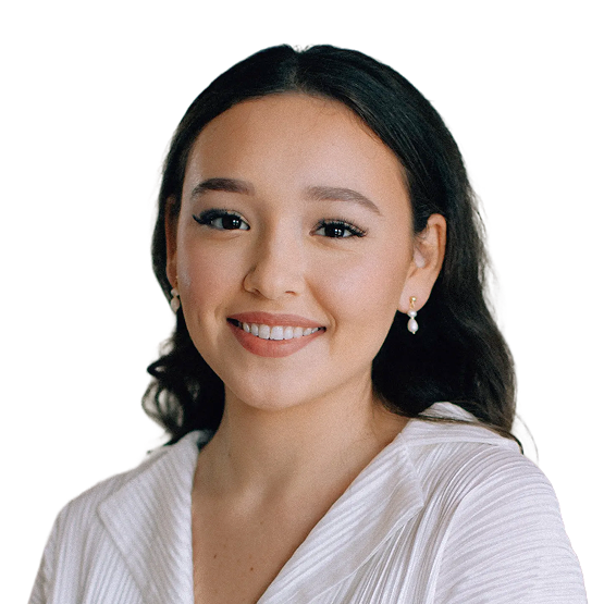 Esther, Social Media Manager